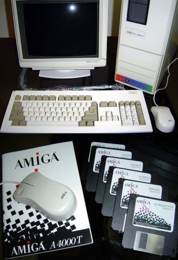 A4000T with manuals and disks