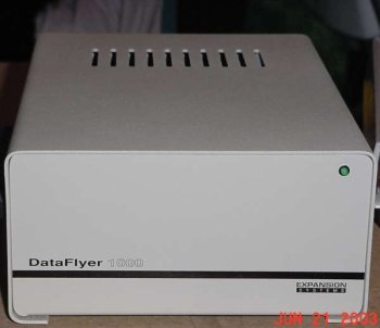 Dataflyer 1000 case, Front